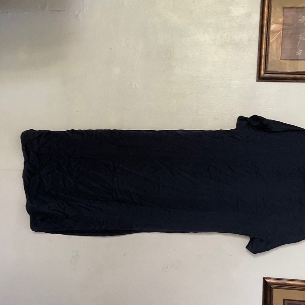 Elegant Navy Button-Down Shirt for Men - Picture 2 of 3